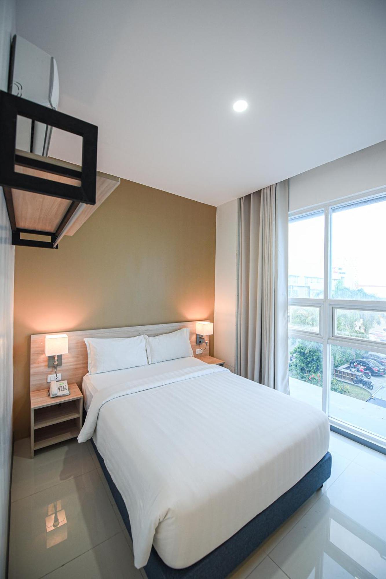 Figtree Hotel Iloilo Extérieur photo